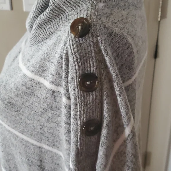 Top - Picture 3 of 3